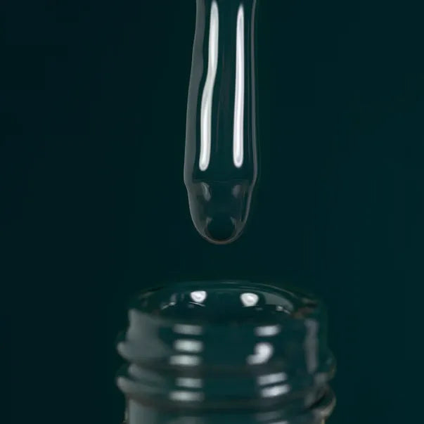 Dark Gel lak 33, 6 ml, tmavě zelený