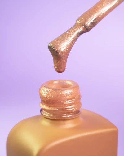 DNKa’ Krycí báze #0030 Luxurious, 12 ml, s jemným třpytem