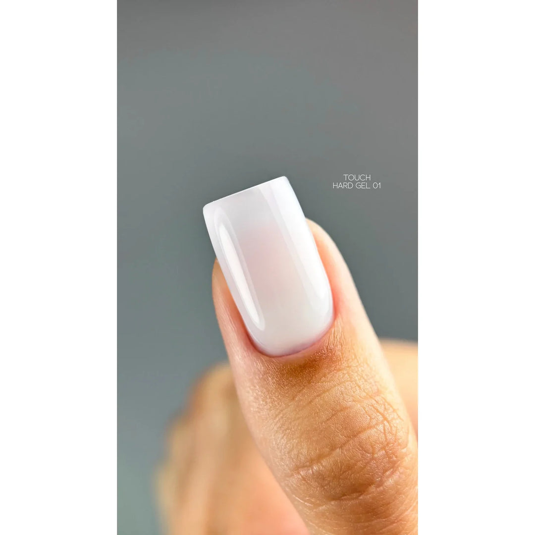 TOUCH Hard gel 1, 15 ml – detail prodloužených nehtů