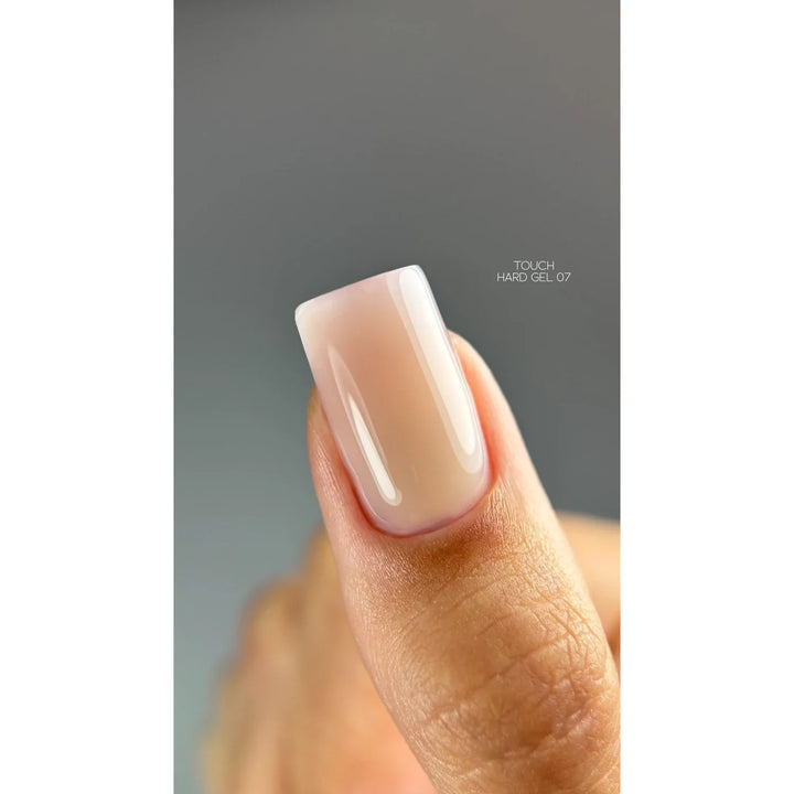 TOUCH Hard gel 7, 15 ml – detail prodloužených nehtů